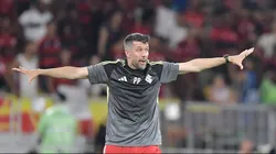 Paulo Pezzolano tecnico do Internacional durante partida contra o Flamengo no estadio Maracana pelo campeonato Brasileiro A 2026.