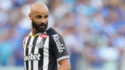 Thaciano jogador do Santos durante partida contra o Cruzeiro no estadio Mineirao pelo campeonato Brasileiro A 2026. Foto: Gilson Lobo/AGIF