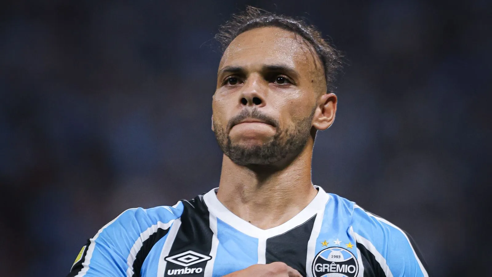 Braithwaite não será do Galo - Foto: Maxi Franzoi/AGIF.
