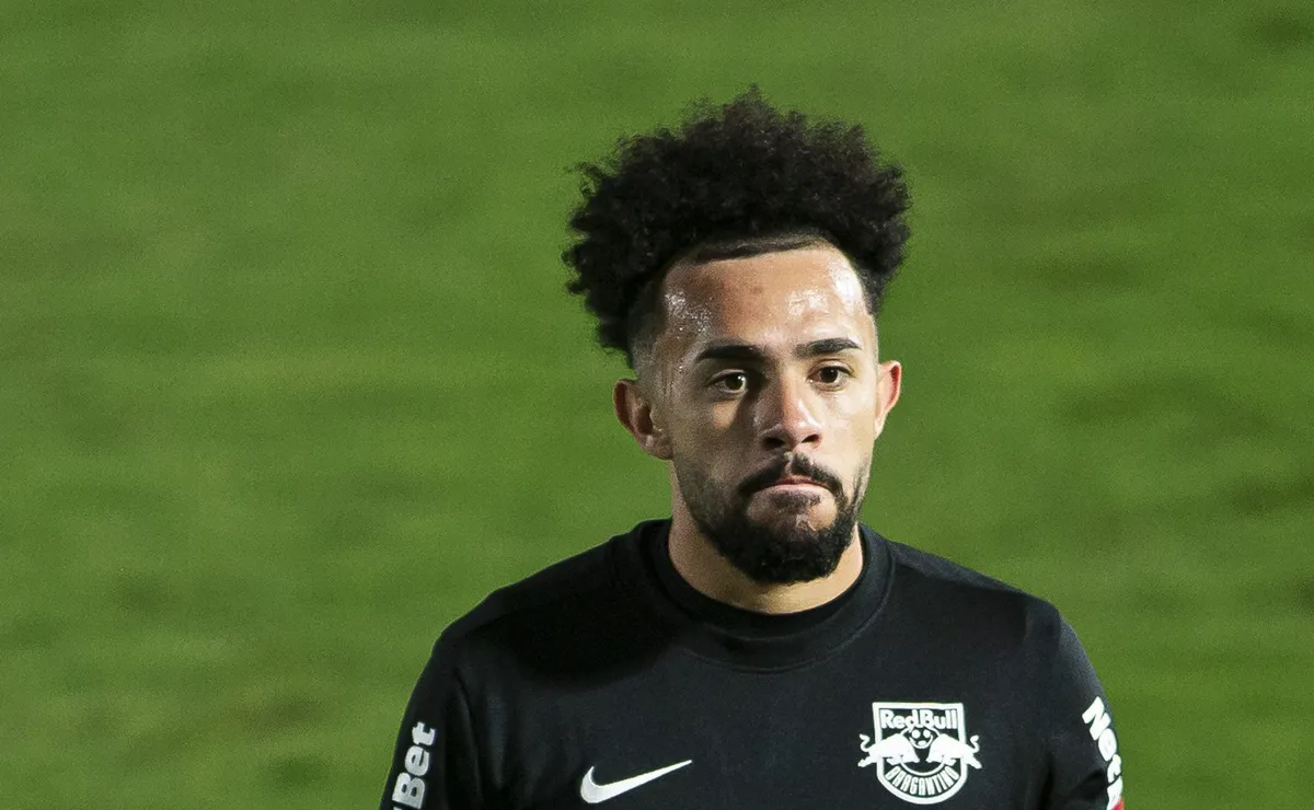 Claudinho descarta o Corinthians e prioriza o Flamengo no mercado da bola, crava setorista