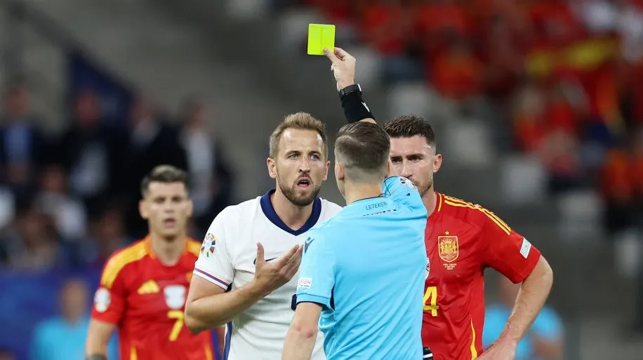 Cartão em Copa. Foto: Richard Pelham/Getty Images