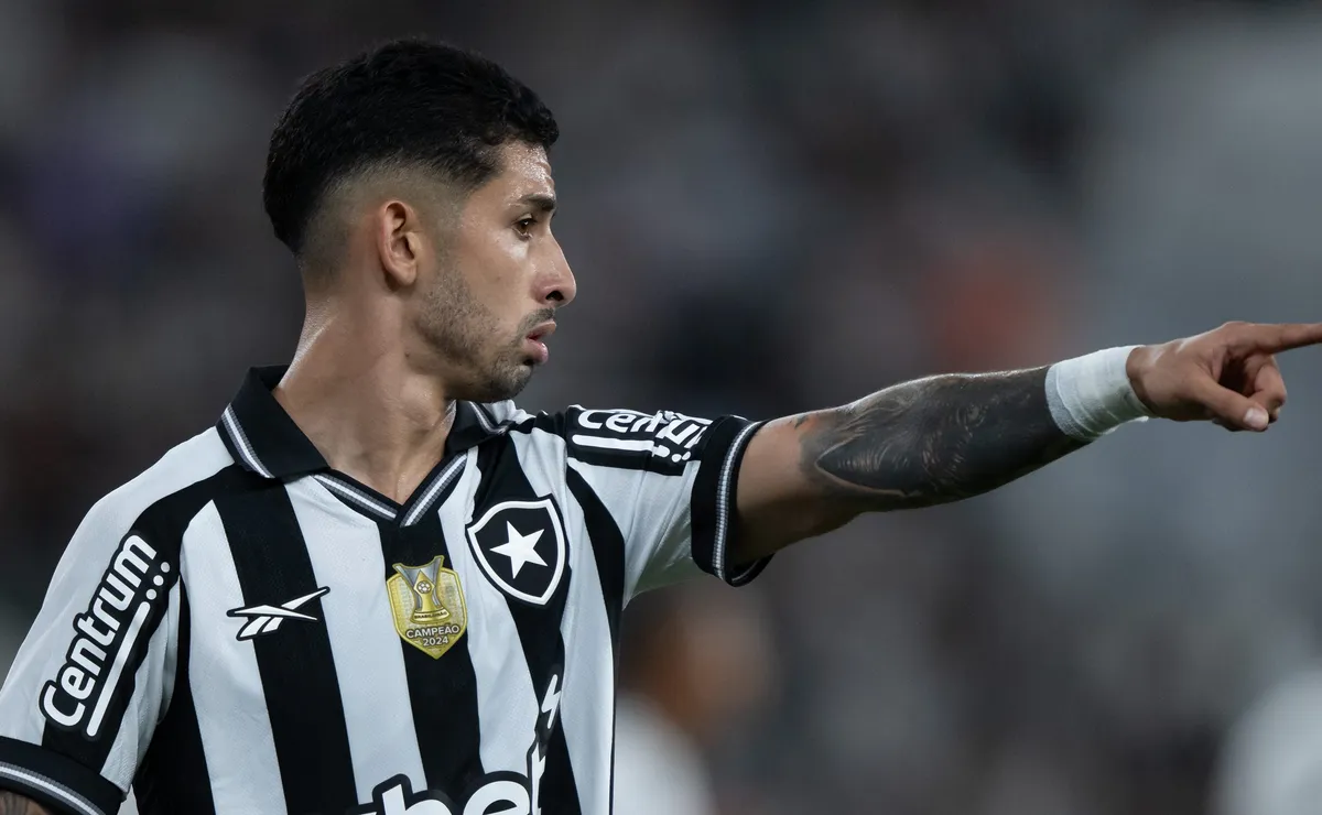 Santi Rodríguez de volta e Barboza em ação: Botafogo confirma relacionados contra o Independiente Petrolero
