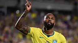 Igor Thiago comemorando gol pela Seleção.