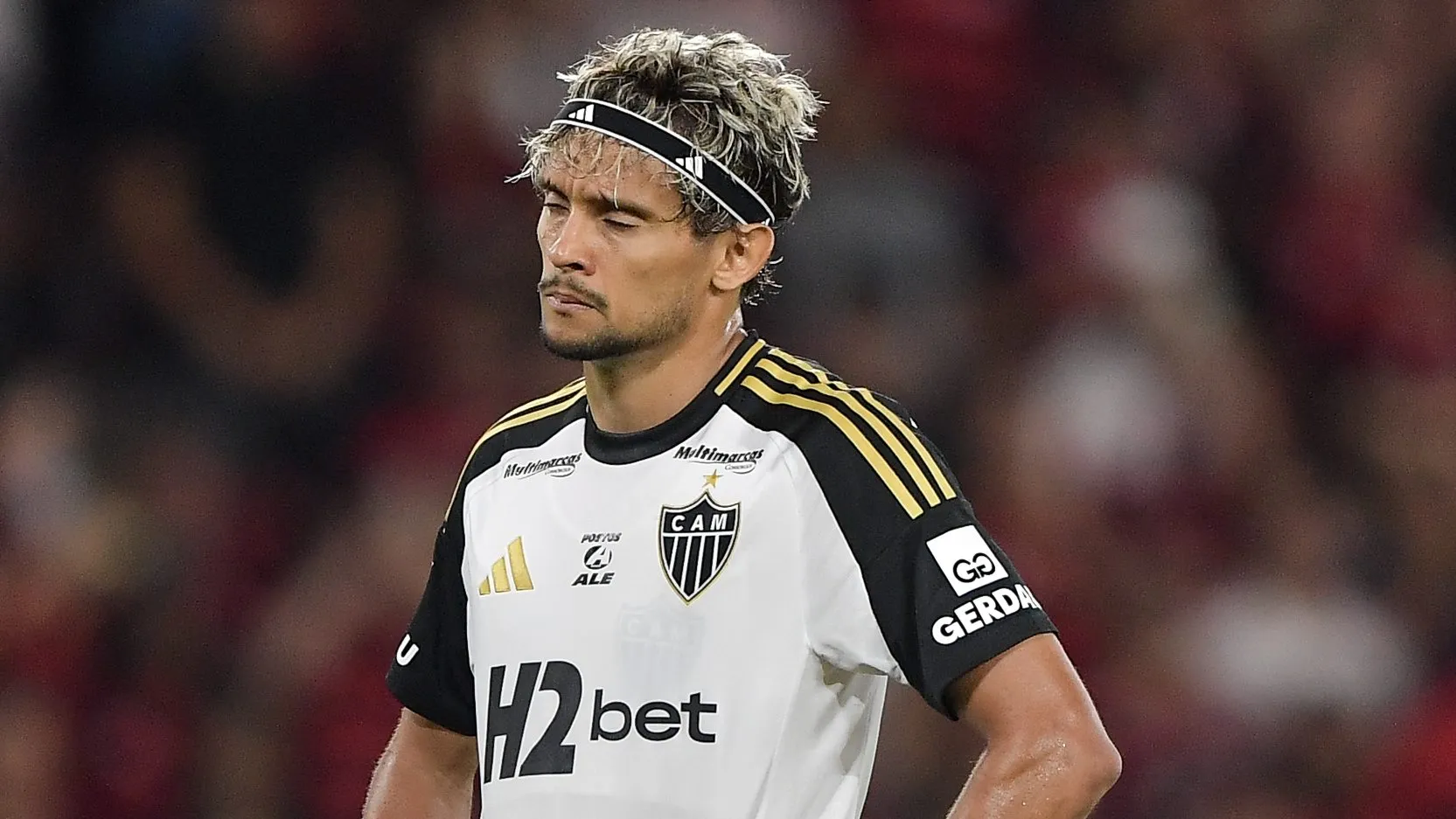 Gustavo Scarpa vem na reserva do Galo. Foto: Thiago Ribeiro/AGIF
