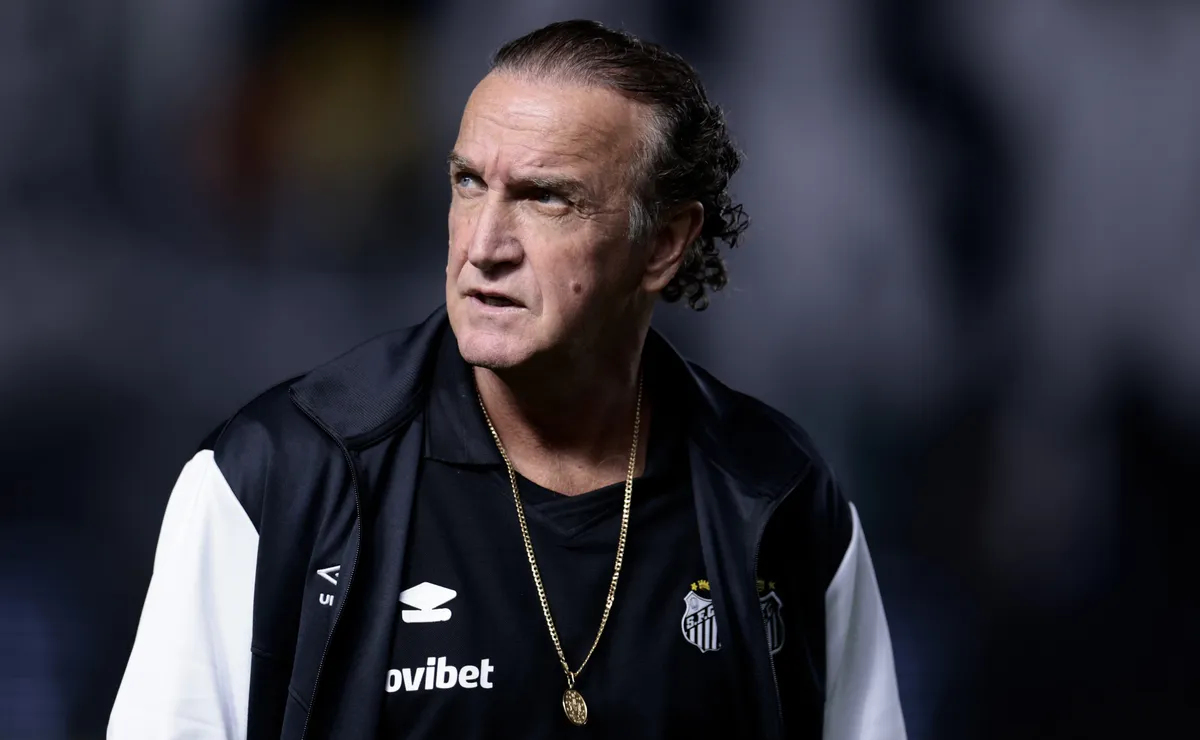 Cuca monta trio ofensivo no Santos, mas defesa não passa segurança contra o San Lorenzo