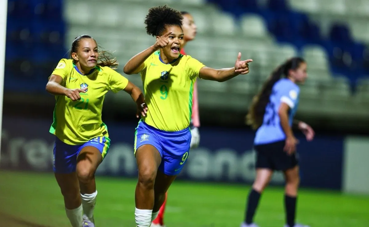 Protagonista: Nicolly marca dois, sofre pênalti e comanda vitória do Brasil no Sul-Americano Sub-17