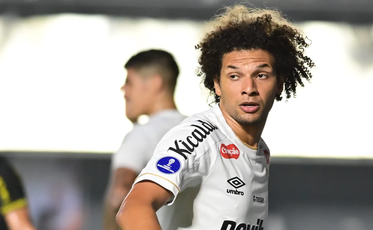 Torcida do Santos dispara contra Arão após empate diante do San Lorenzo pela Sul-Americana