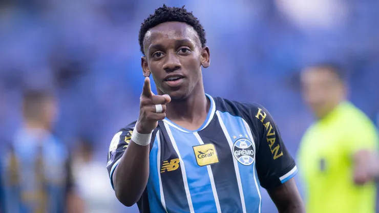 Gabriel Mec em campo pelo Grêmio. Foto: Maxi Franzoi/AGIF