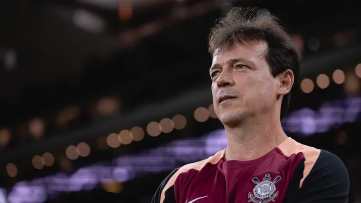 Fernando Diniz técnico do Corinthians durante partida contra o Santa Fe. Foto: Ettore Chiereguini/AGIF