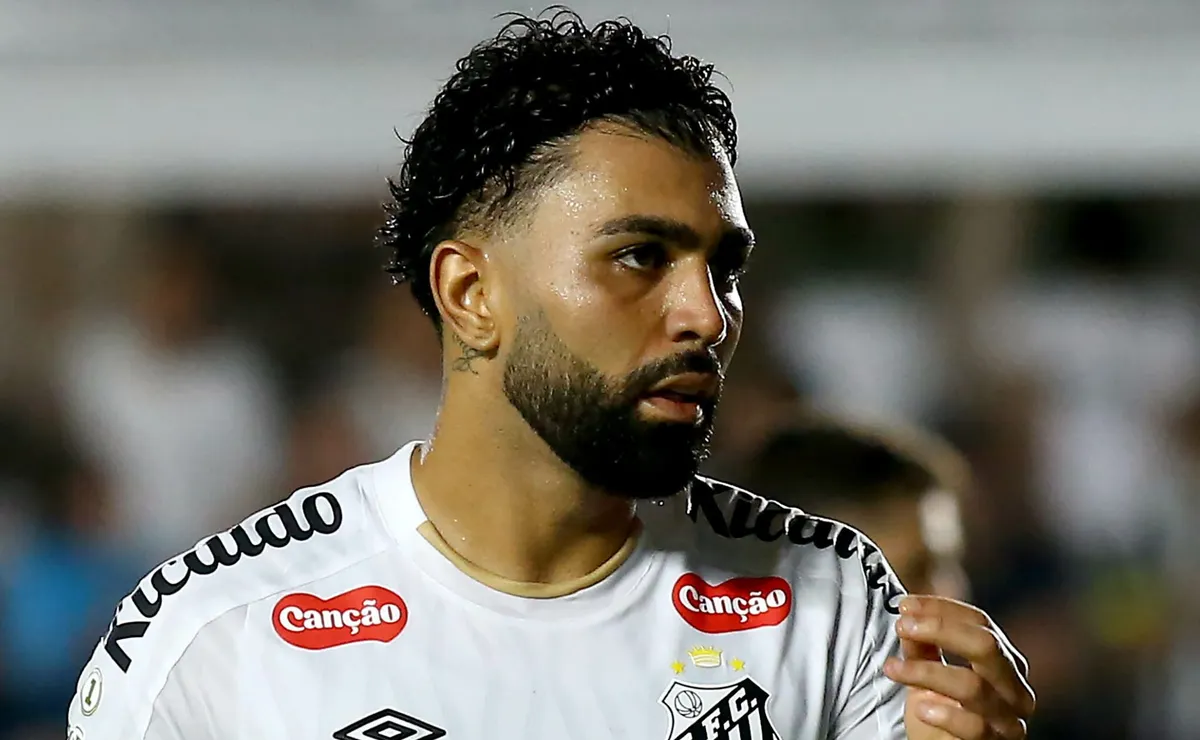 Gabigol desabafa após polêmicas e admite não ter problema em jogar no gramado sintético do Allianz Parque