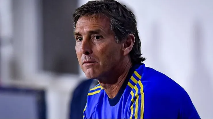 Claudio Ubeda reclamou da arbitragem. Foto: Marcelo Endelli/