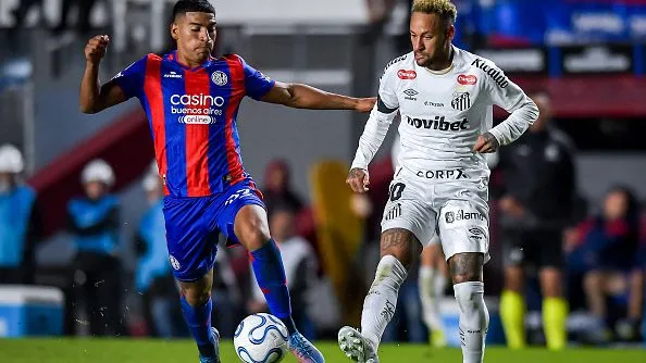 Herrera marcando Neymar. Foto: Marcelo Endelli/Getty Images