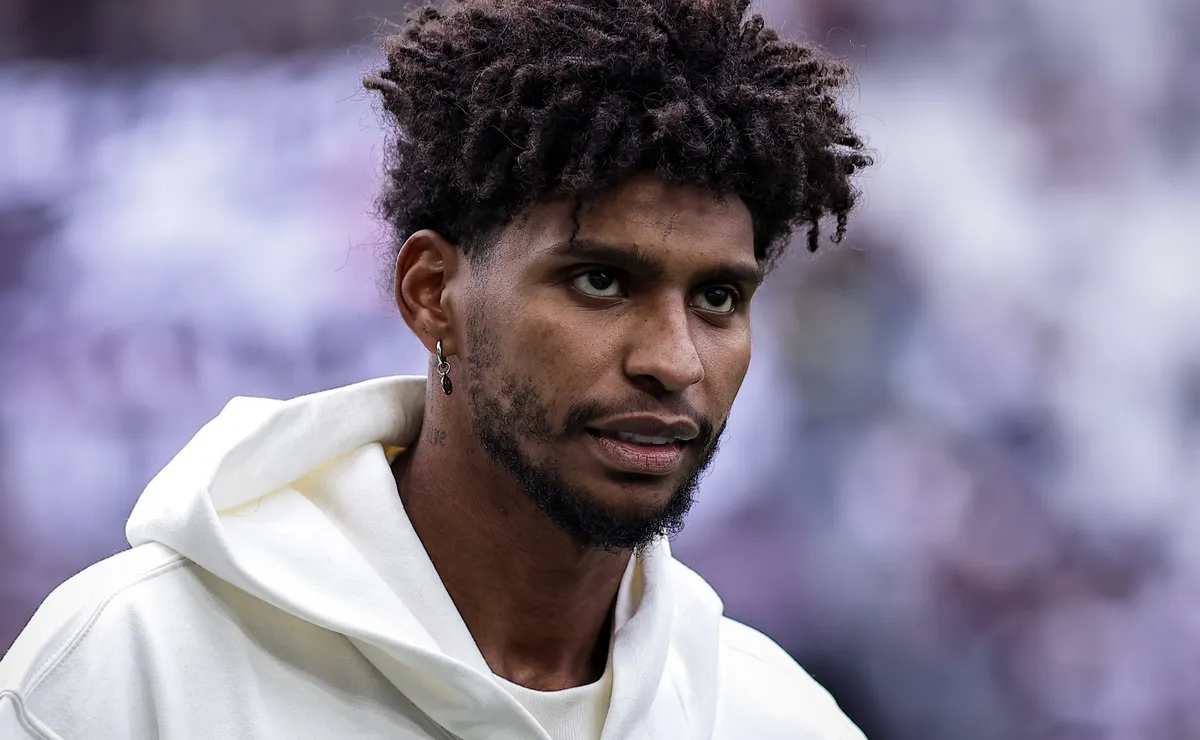 Corinthians admite possível venda de Hugo Souza e busca novo goleiro