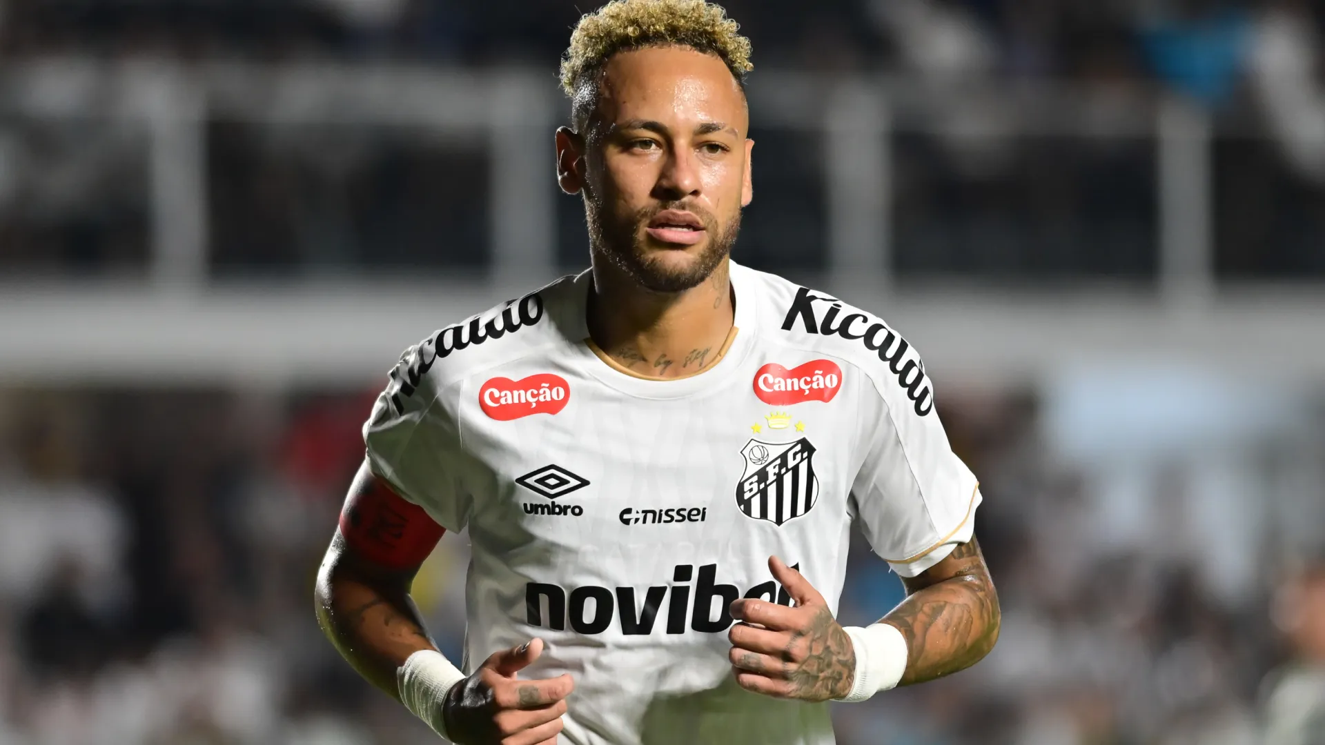 Neymar teve atuação apagada contra o San Lorenzo – Foto: Jota Erre/AGIF
