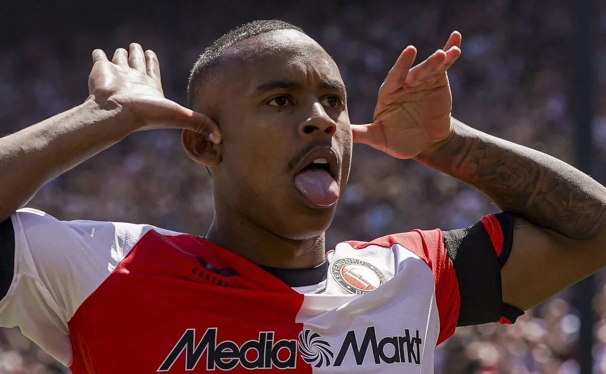 Abel Ferreira aprova Igor Paixão, mas valor trava Palmeiras