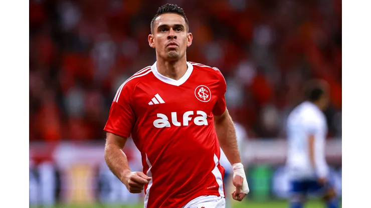 Rafael Borre jogador do Internacional comemora seu gol durante partida contra o Cruzeiro no estadio Beira-Rio pelo campeonato Brasileiro A 2025.