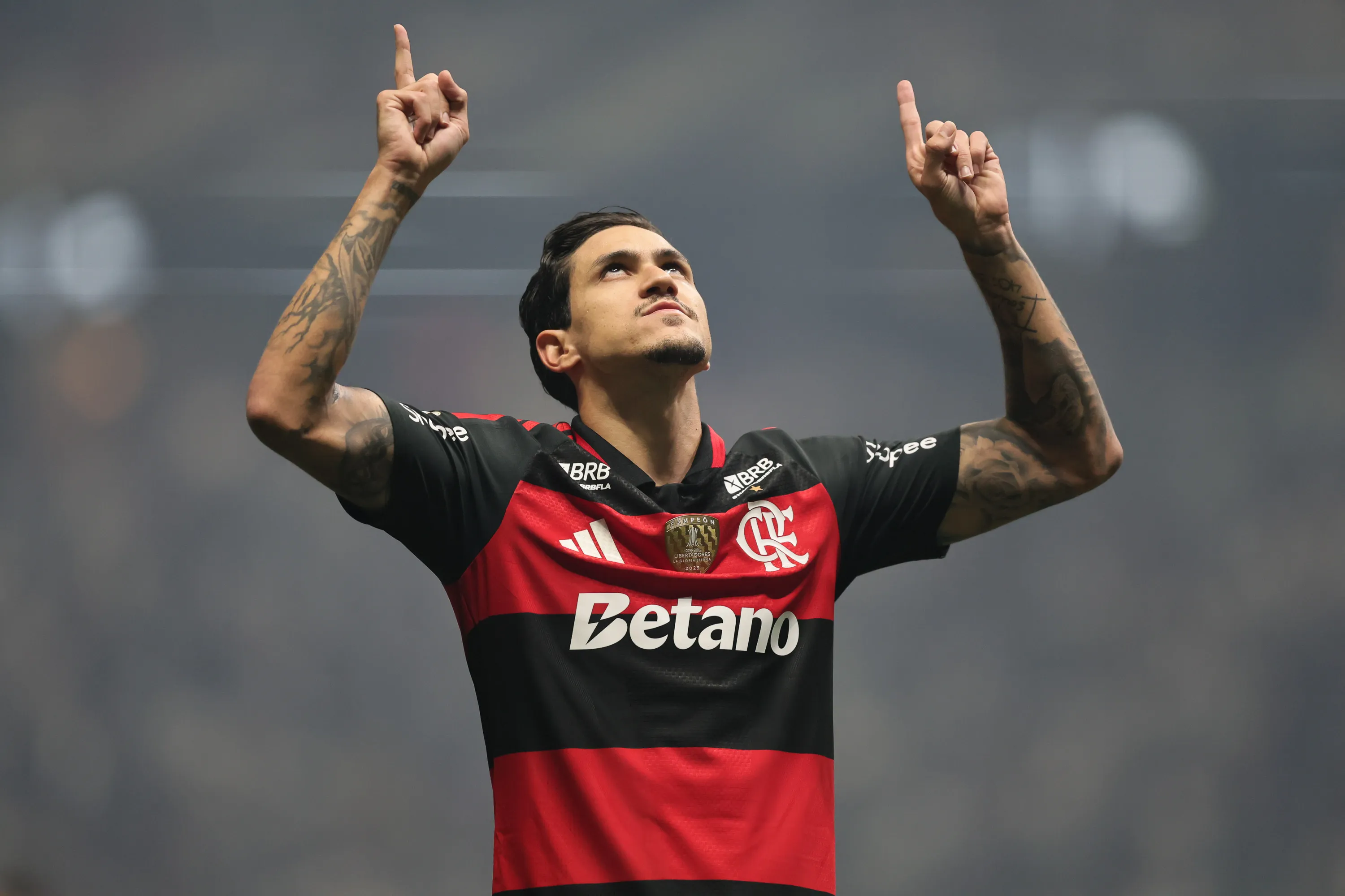 MG – BELO HORIZONTE – 26/04/2026 – BRASILEIRO A 2026, ATLETICO-MG X FLAMENGO – Pedro jogador do Flamengo comemora seu gol durante partida contra o Atletico-MG no estadio Arena MRV pelo campeonato Brasileiro A 2026. Foto: Gilson Lobo/AGIF