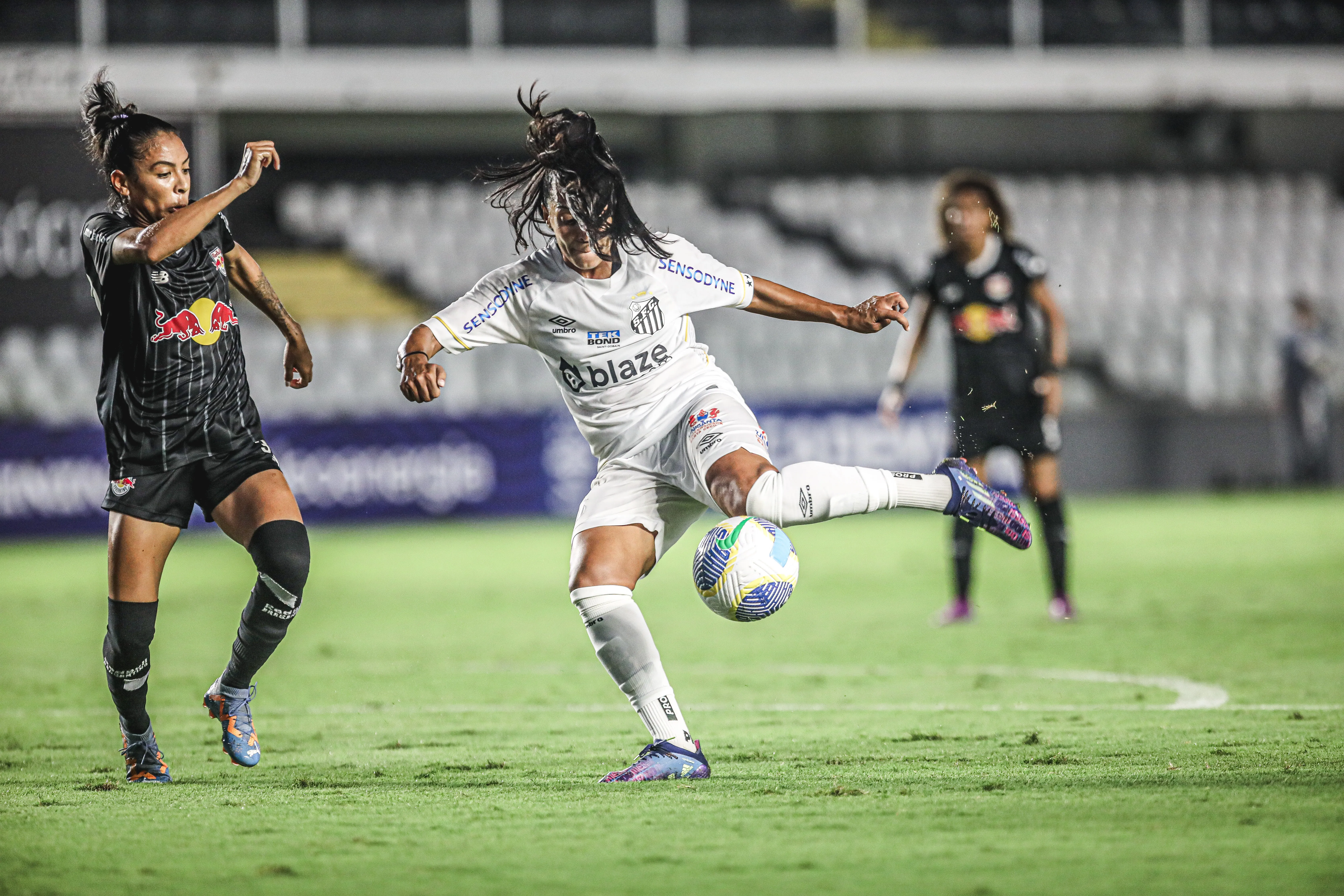 Jogadora será desfalque contra o Inter. Foto: Reinaldo Campos/AGIF