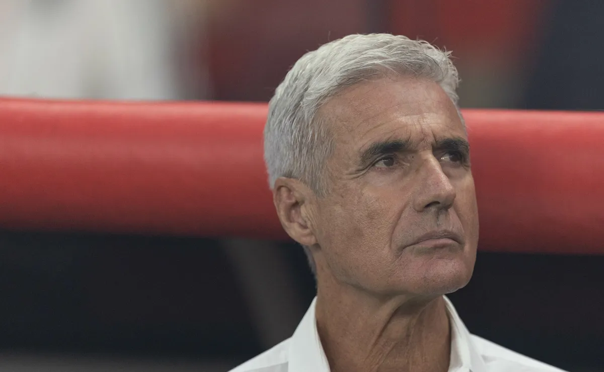 Luís Castro não teme demissão no Grêmio e mira evolução: “Estamos buscando a estabilidade”