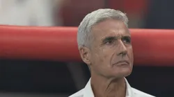 Luís Castro durante jogo no Beira-Rio.