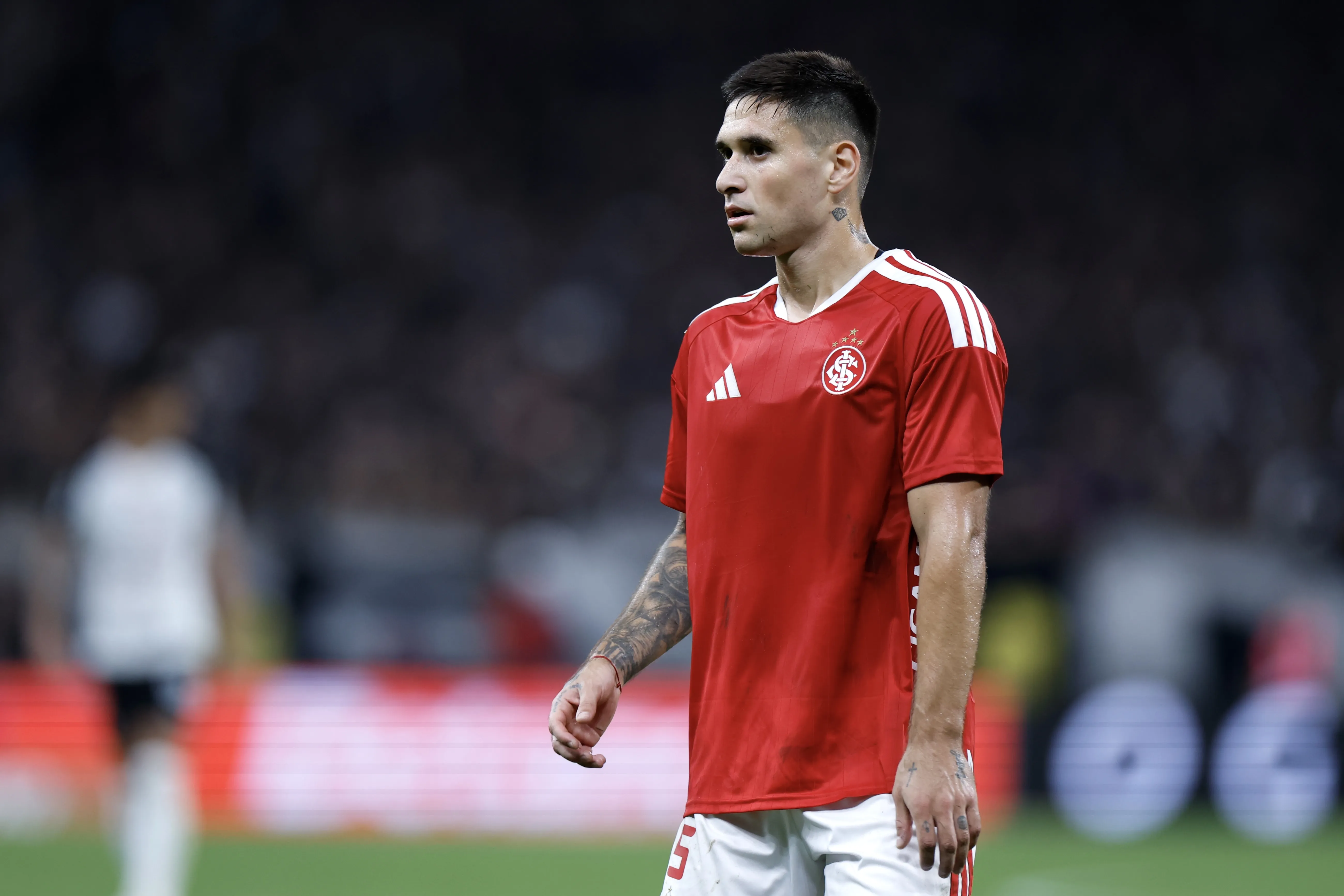 SP – SAO PAULO – 05/04/2026 – BRASILEIRO A 2026, CORINTHIANS X INTERNACIONAL – Villagra jogador do Internacional durante partida contra o Corinthians no estadio Arena Corinthians pelo campeonato Brasileiro A 2026. Foto: Marcello Zambrana/AGIF