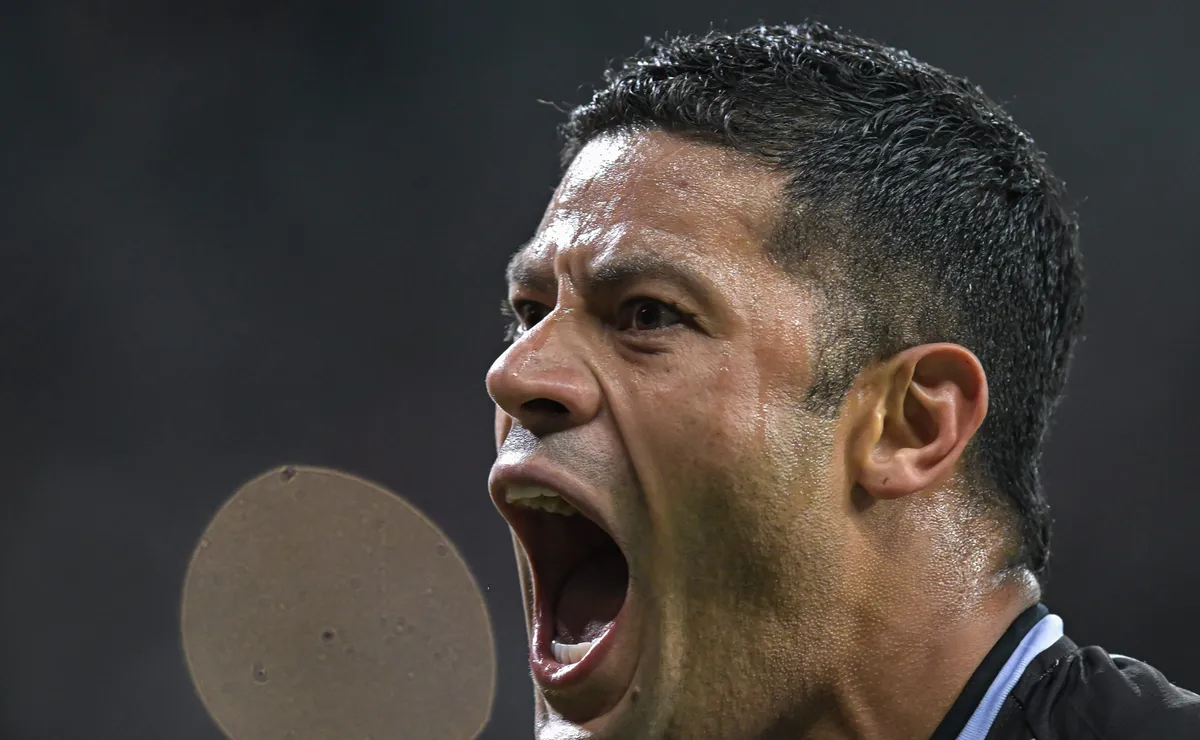 Hulk acerta com o Fluminense para jogar até os 42 anos; salário pode atingir a R$ 2,5 milhões