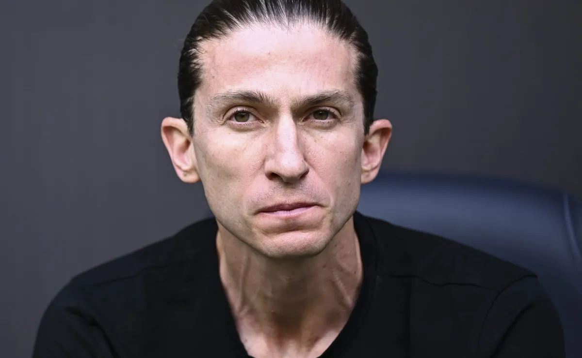 Filipe Luís entra na mira do Benfica para substituir Mourinho