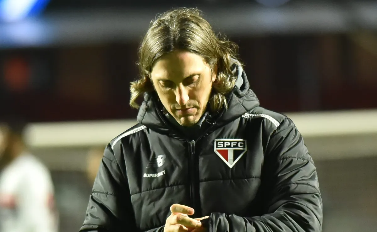 São Paulo tem situação divulgada, e deve um total de R$12 milhões para Zubeldía e Hernán Crespo