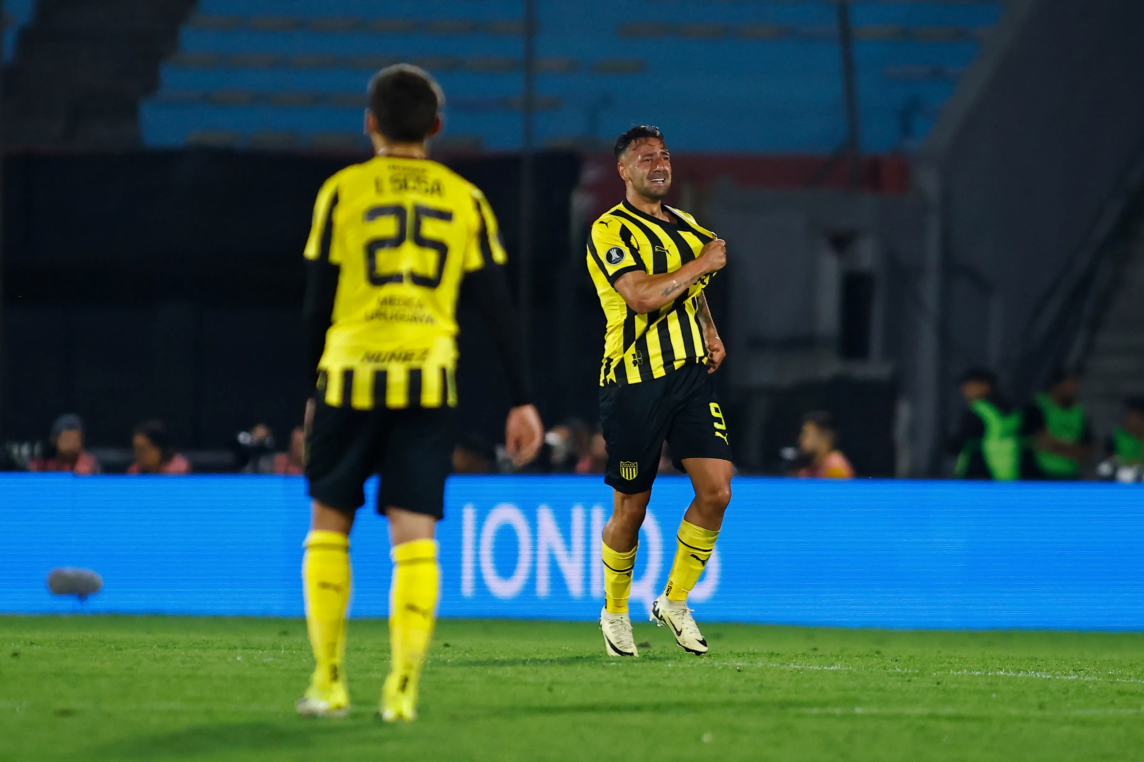 Facundo Batista, do Peñarol, comemora gol de sua equipe pela Libertadores 2024. (Photo by Ernesto Ryan/Getty Images)