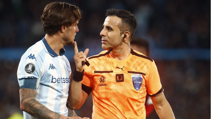 Chileno Piero Maza apitou Racing x Flamengo na semifinal da Libertadores 2025 e expulsou Plata de forma polêmica