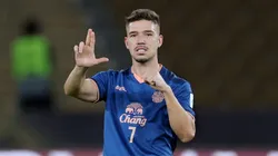 Bissoli, atacante brasileiro do Buriram United - Foto: Abdullah Ahmed/Getty Images