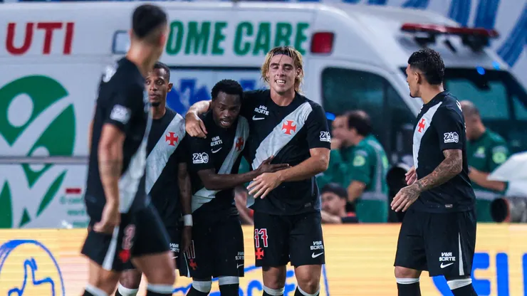 Spineli jogador do Vasco comemora seu gol durante partida contra o Paysandu. Foto: Fernando Torres/AGIF
