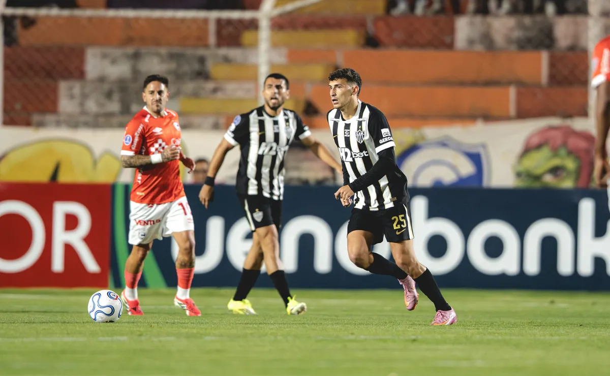 Falha coletiva marca gol do Cienciano contra Atlético Mineiro em jogo da Sul-Americana