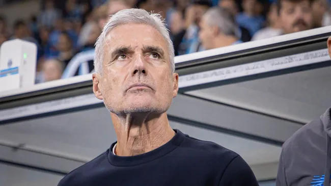 Luís Castro, técnico do Grêmio
