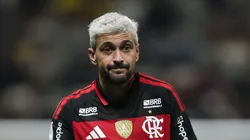 Arrascaeta jogador do Flamengo comemora seu gol durante partida contra o Atletico-MG no estadio Arena MRV pelo campeonato Brasileiro A 2026. Foto: Gilson Lobo/AGIF