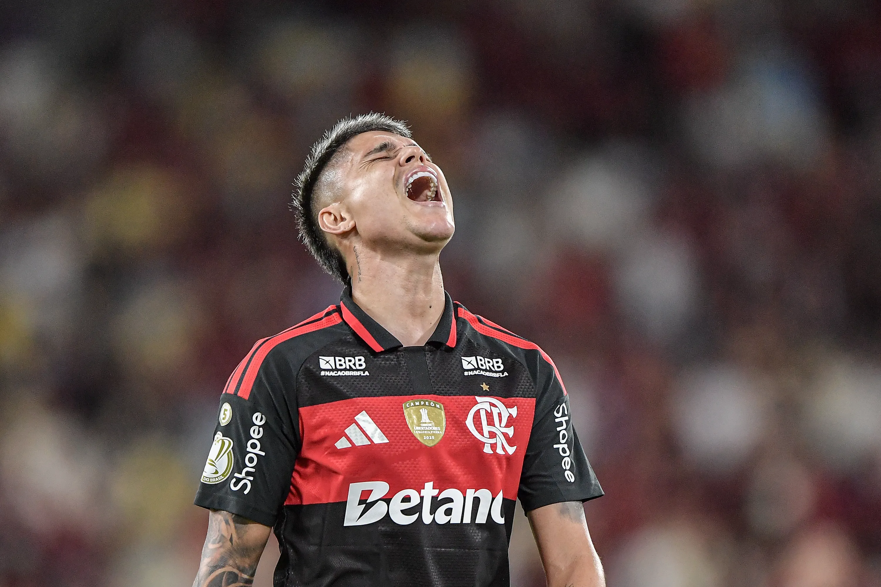 Luiz Araujo jogador do Flamengo durante partida contra o Vitoria no estadio Maracana pelo campeonato Copa Do Brasil 2026. Foto: Thiago Ribeiro/AGIF