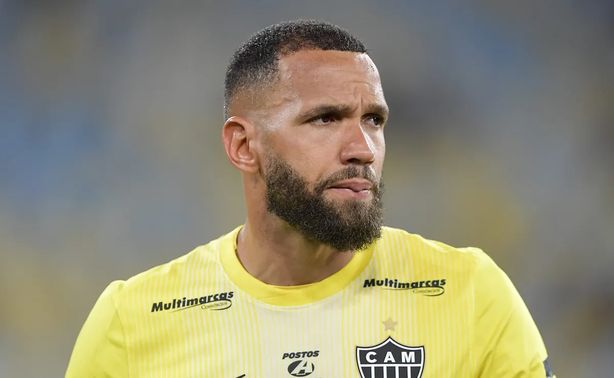 Everson aposta no clássico para reação do Atlético, que segue sob pressão