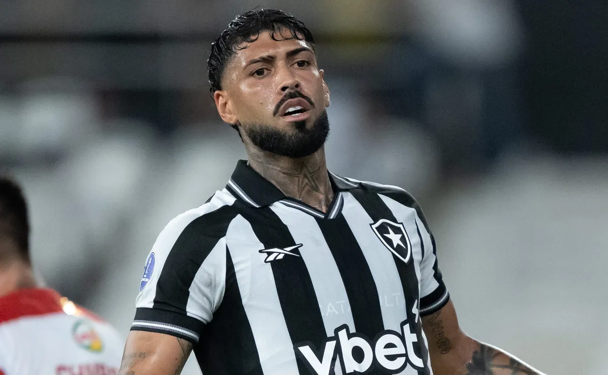 Saída de Barboza acelera busca do Botafogo por zagueiro e goleiro