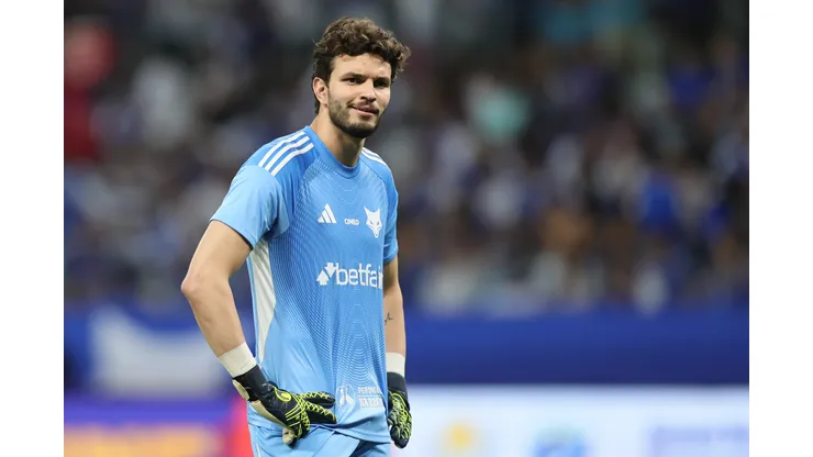 MG - BELO HORIZONTE - 23/08/2025 - BRASILEIRO A 2025, CRUZEIRO X INTERNACIONAL - Otavio goleiro reserva do Cruzeiro durante partida contra o Internacional no estadio Mineirao pelo campeonato Brasileiro A 2025. Foto: Gilson Lobo/AGIF