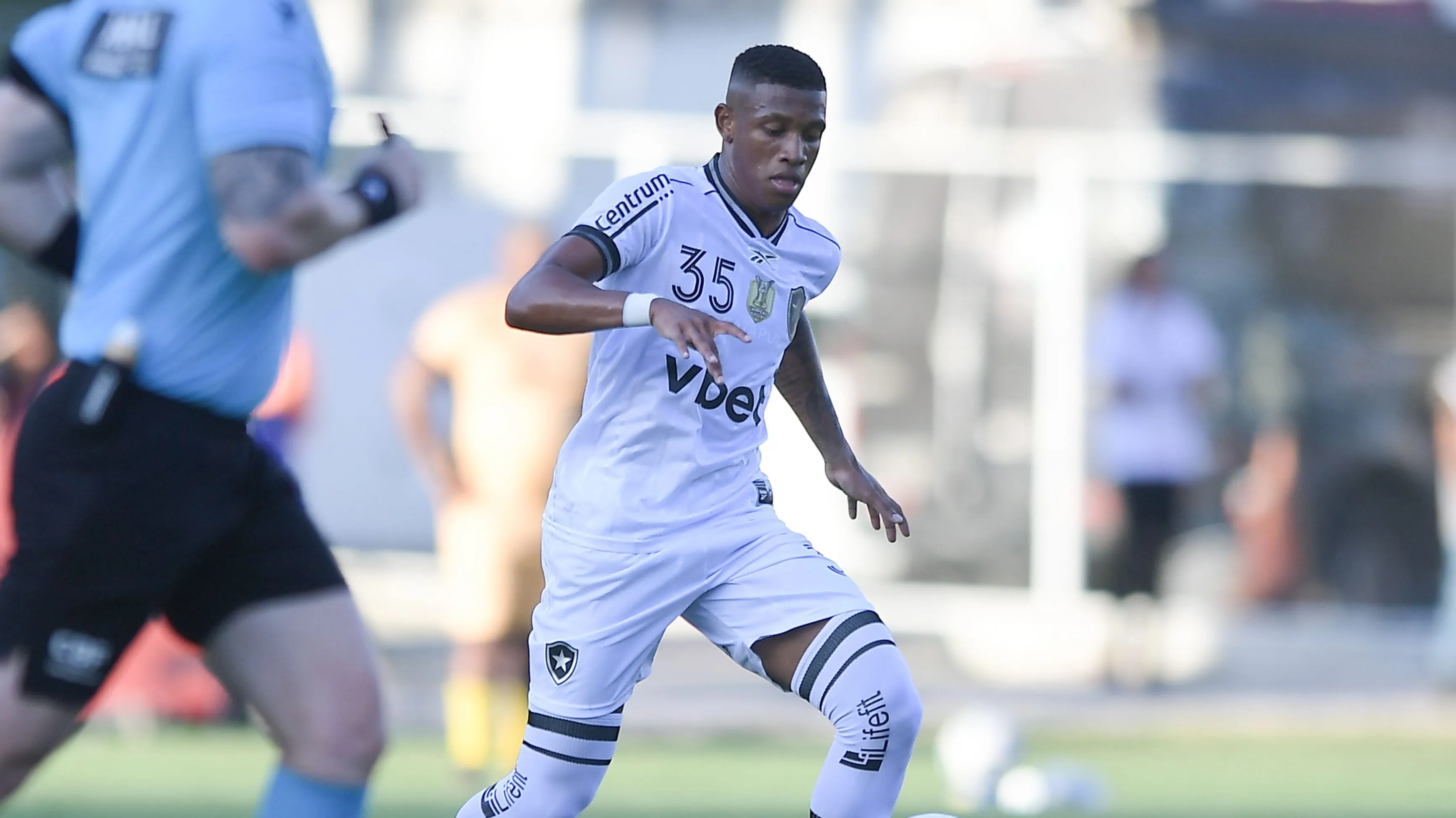 Danilo no Botafogo. Foto: Jhony Pinho/AGIF