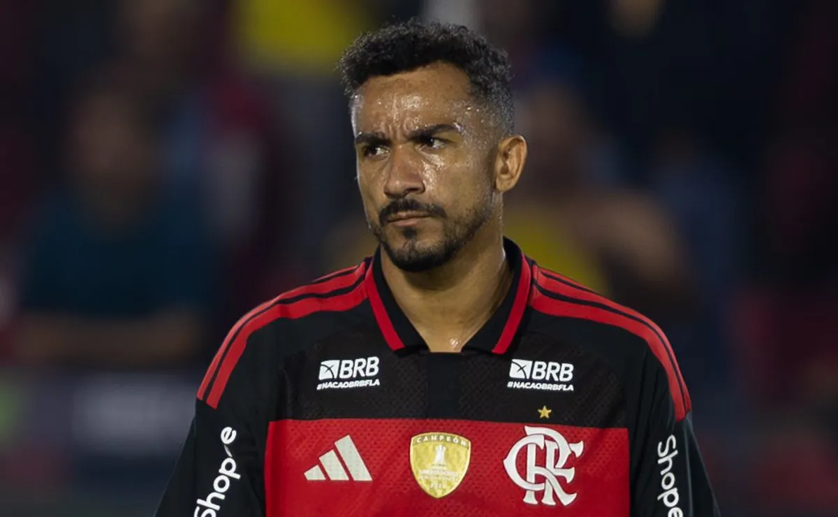 Danilo se revolta após o jogo e vaza vídeo com zagueiro deixando jogador do Estudiantes no vácuo ainda em campo