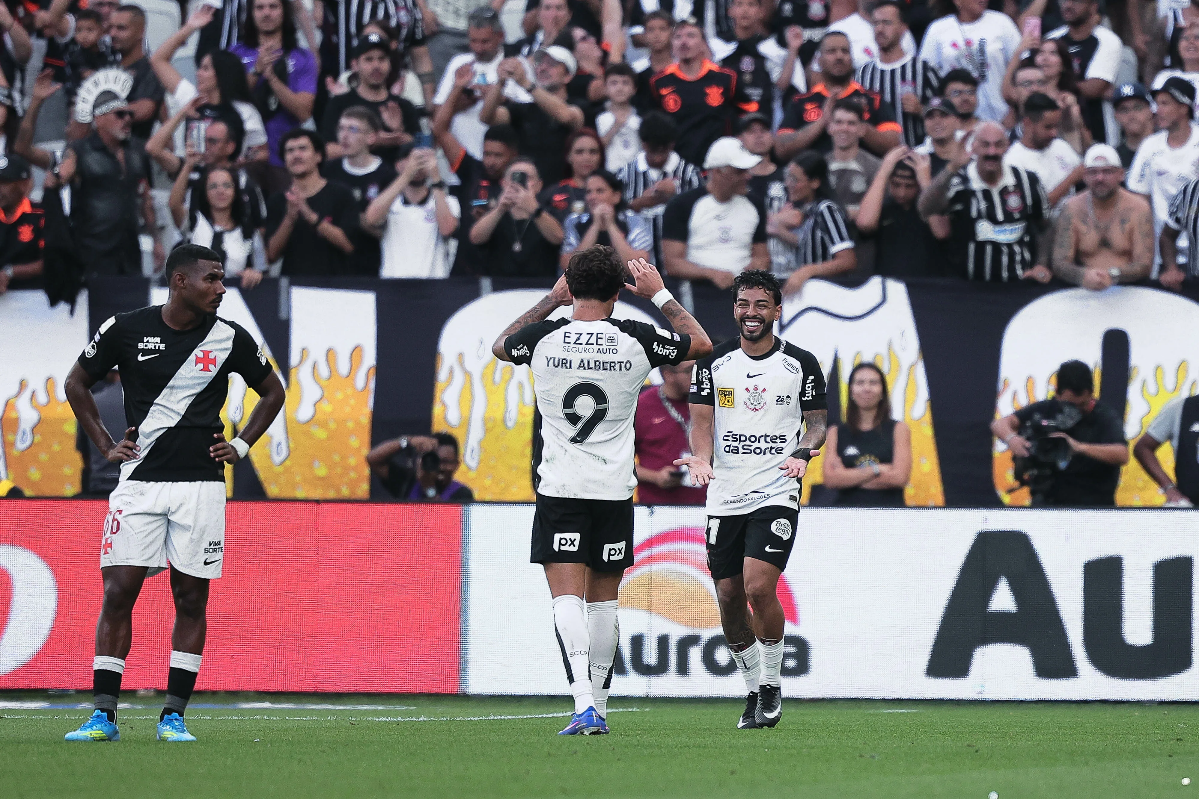 SP – SAO PAULO – 26/04/2026 – BRASILEIRO A 2026, CORINTHIANS X VASCO – Matheus Bidu jogador do Corinthians comemora seu gol durante partida contra o Vasco no estadio Arena Corinthians pelo campeonato Brasileiro A 2026. Foto: Ettore Chiereguini/AGIF