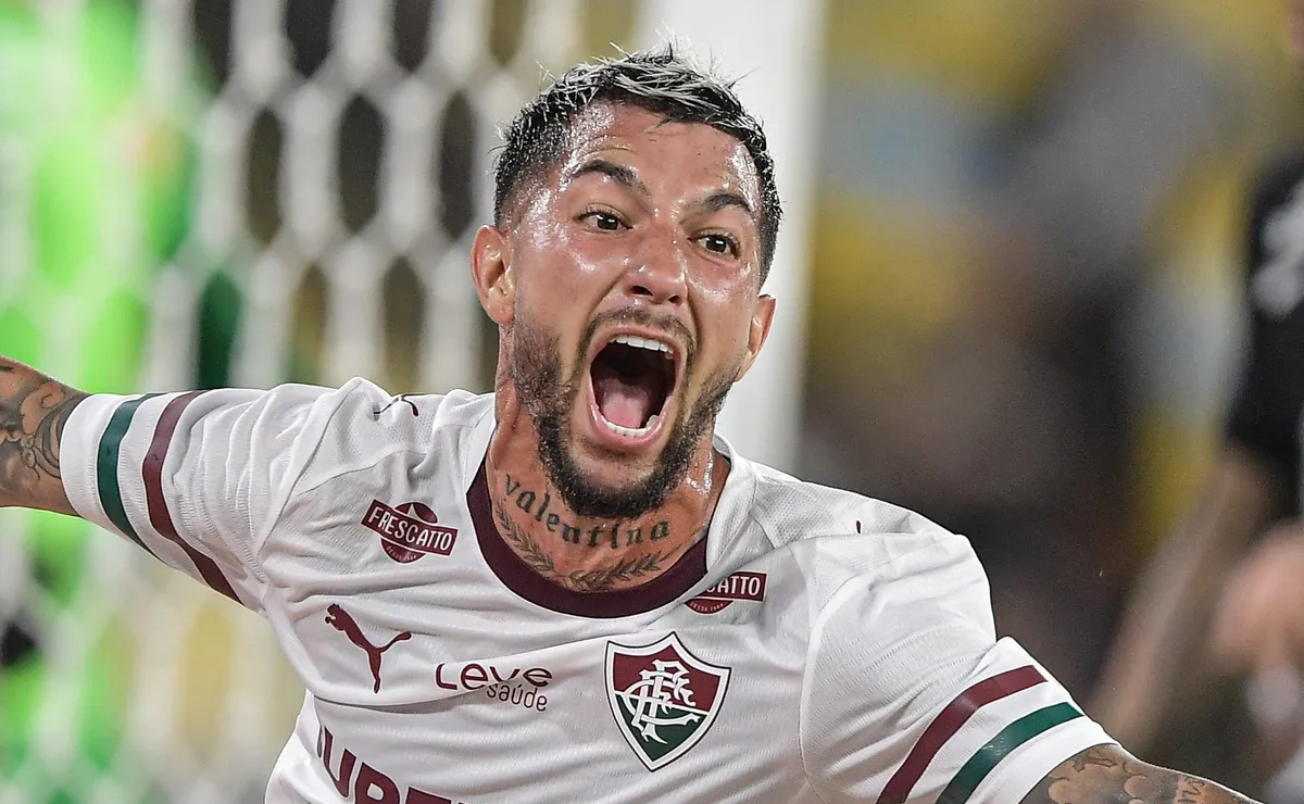 Fluminense vê avanço na recuperação de Lucho Acosta e retorno deve acontecer em maio