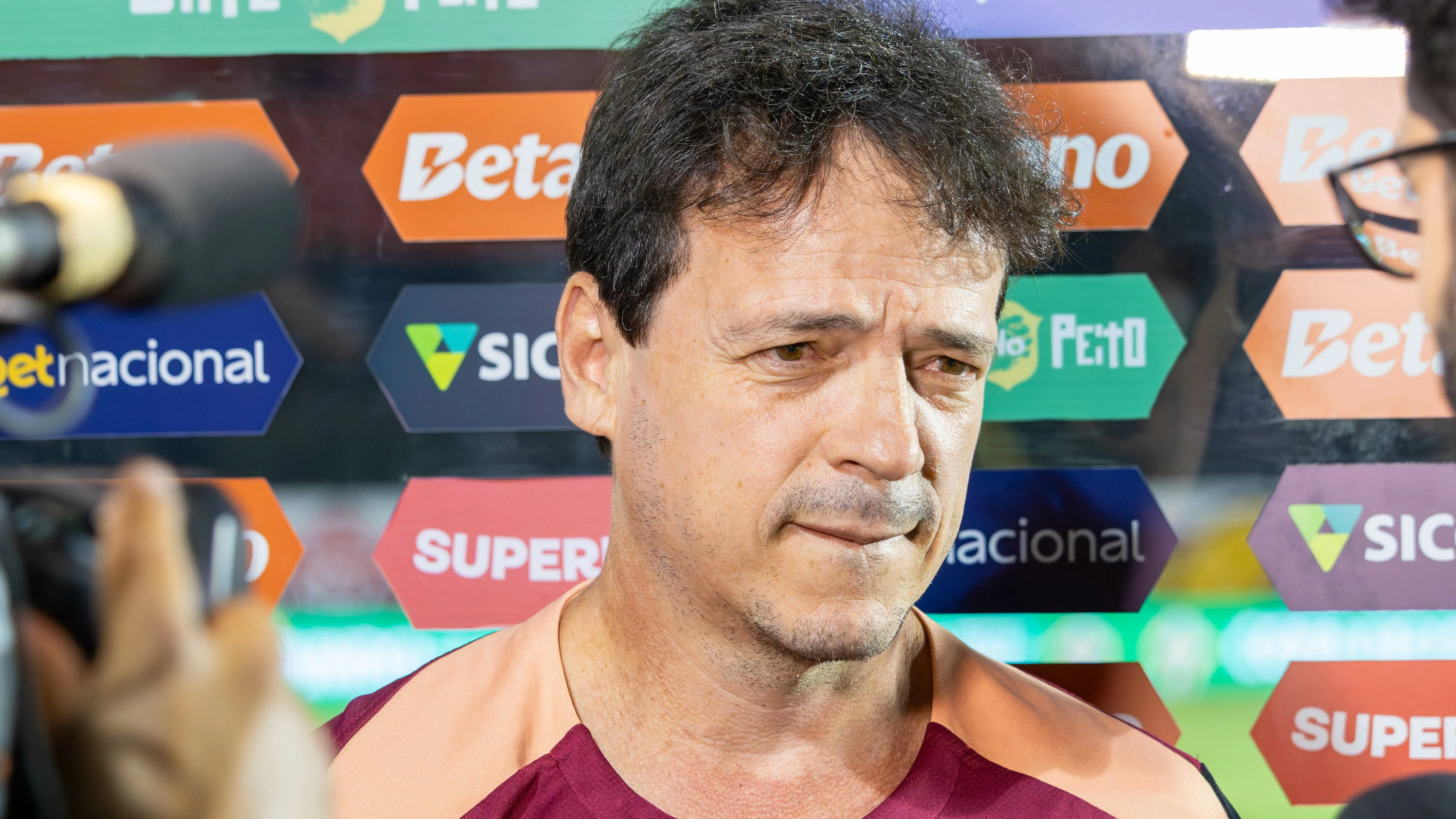 Foto: Marcio Jose/AGIF – Diniz gosta do futebol do atacante do Bahia.