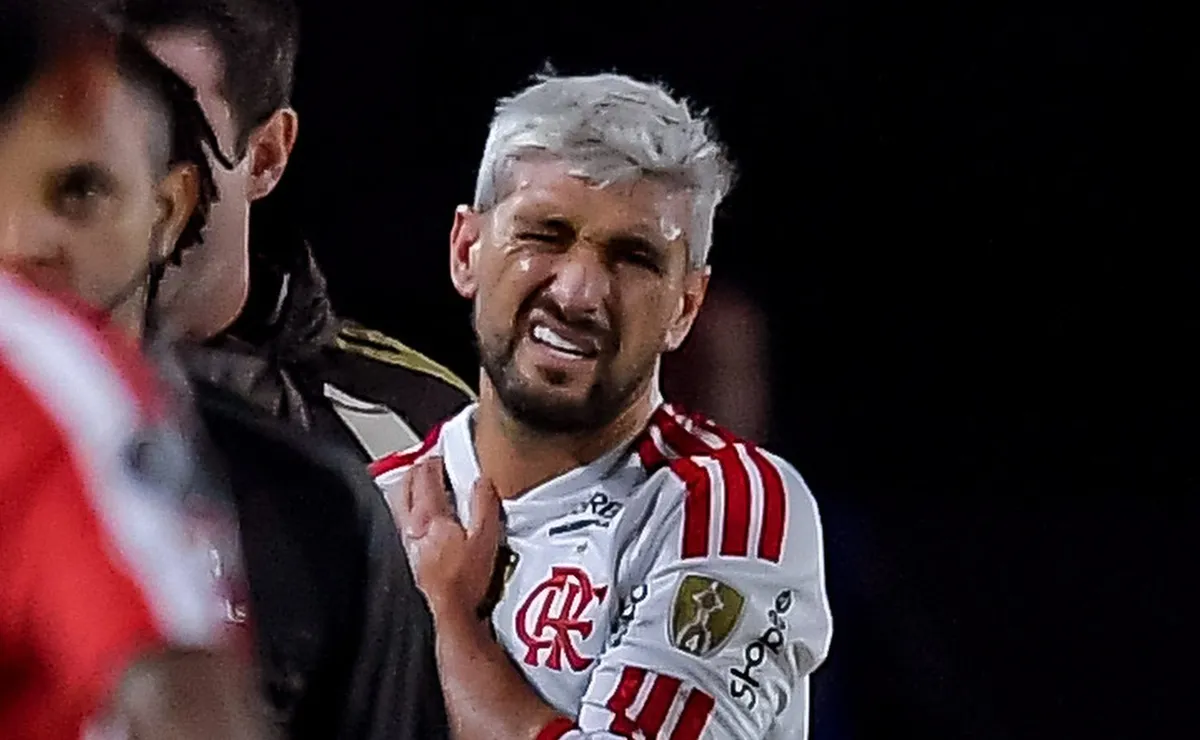 Arrascaeta pode voltar a treinar após a cirurgia para se manter ativo e disputar a Copa do Mundo