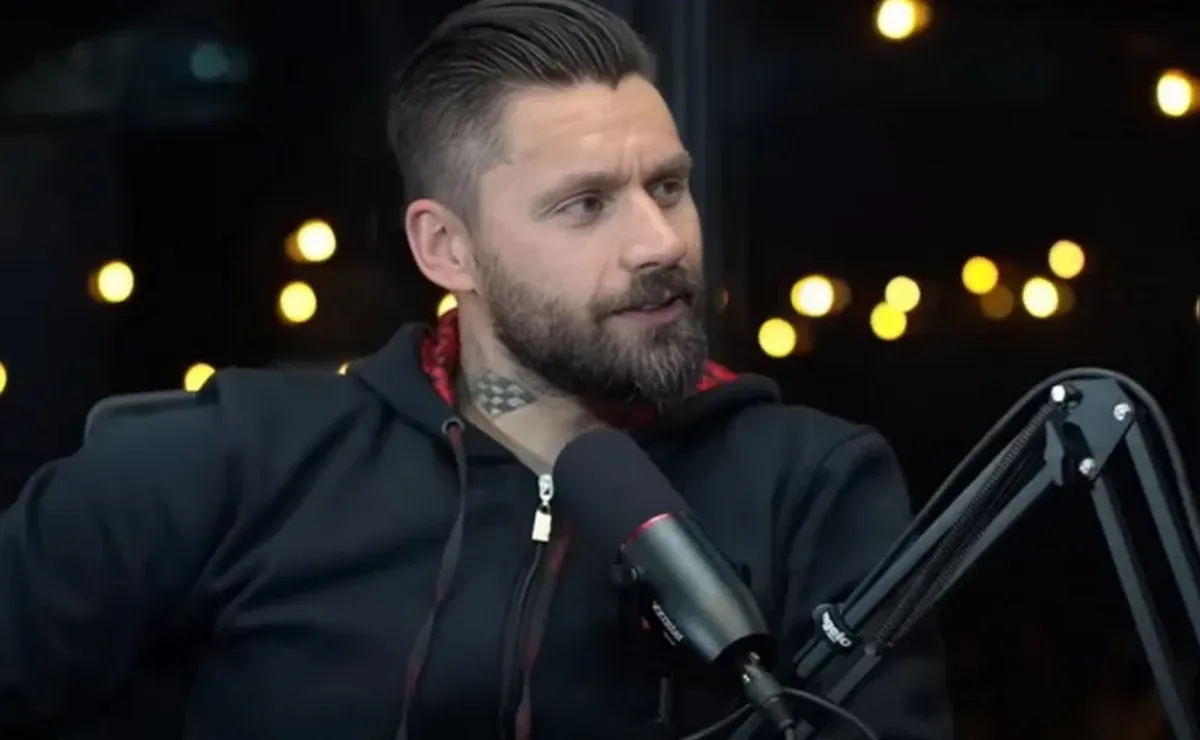 Torcedores do Internacional agradecem a Rafael Sobis por primeira vitória no Brasileirão Série B Sub-20