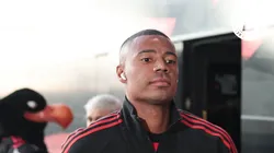 De La Cruz jogador do Flamengo chegando no Maracanã com a delegação