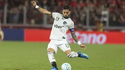 Alex Telles (Botafogo) durante jogo contra o Athletico-PR, no dia 29.03.2026. Foto: Associated Press / Alamy
