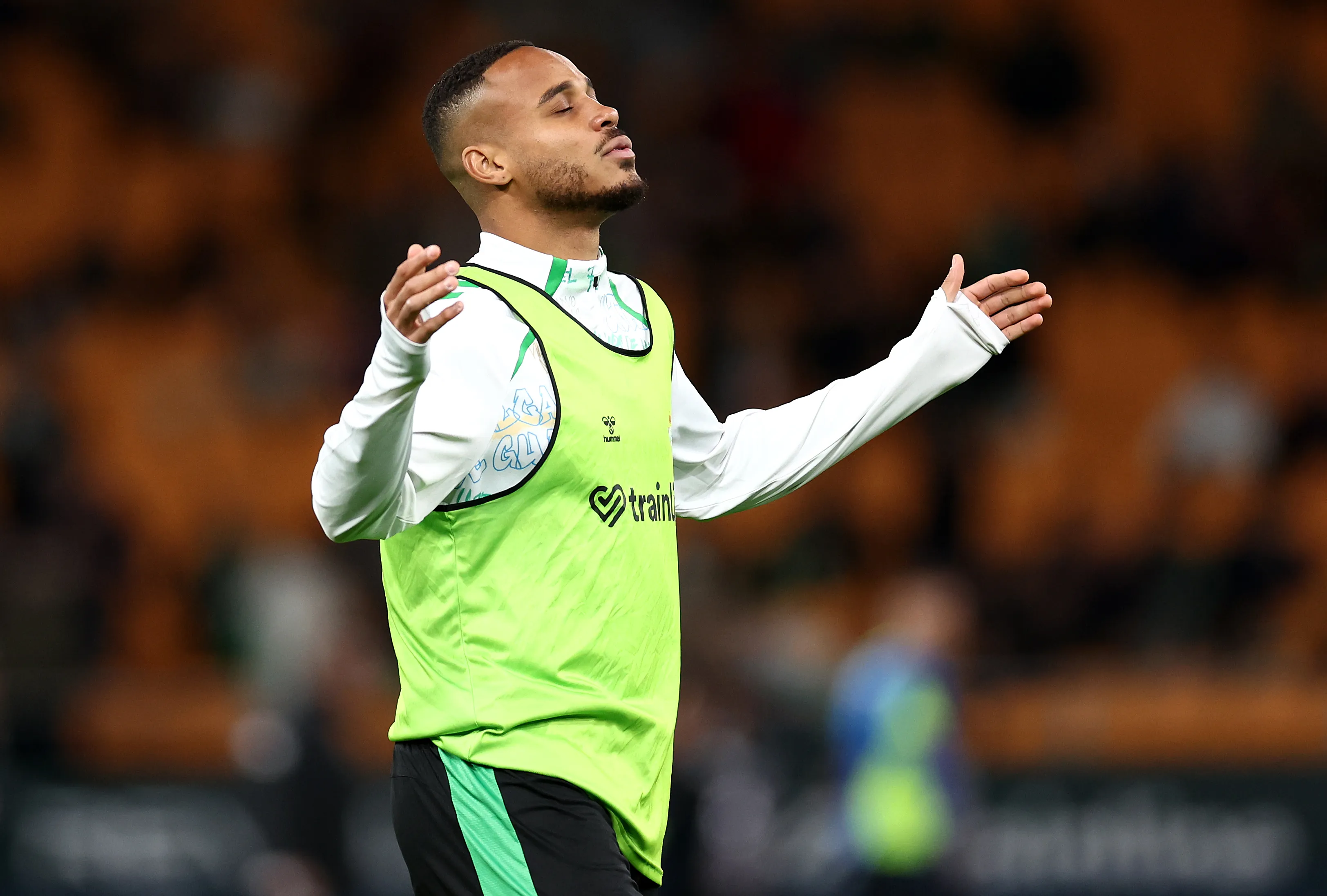 SEVILLE, SPAIN – DECEMBER 21: Natan of Real Betis gestures as he warms up prior to the LaLiga EA Sports match between Real Betis Balompie and Getafe CF at Estadio La Cartuja on December 21, 2025 in Seville, Spain. (Photo by Fran Santiago/Getty Images)
