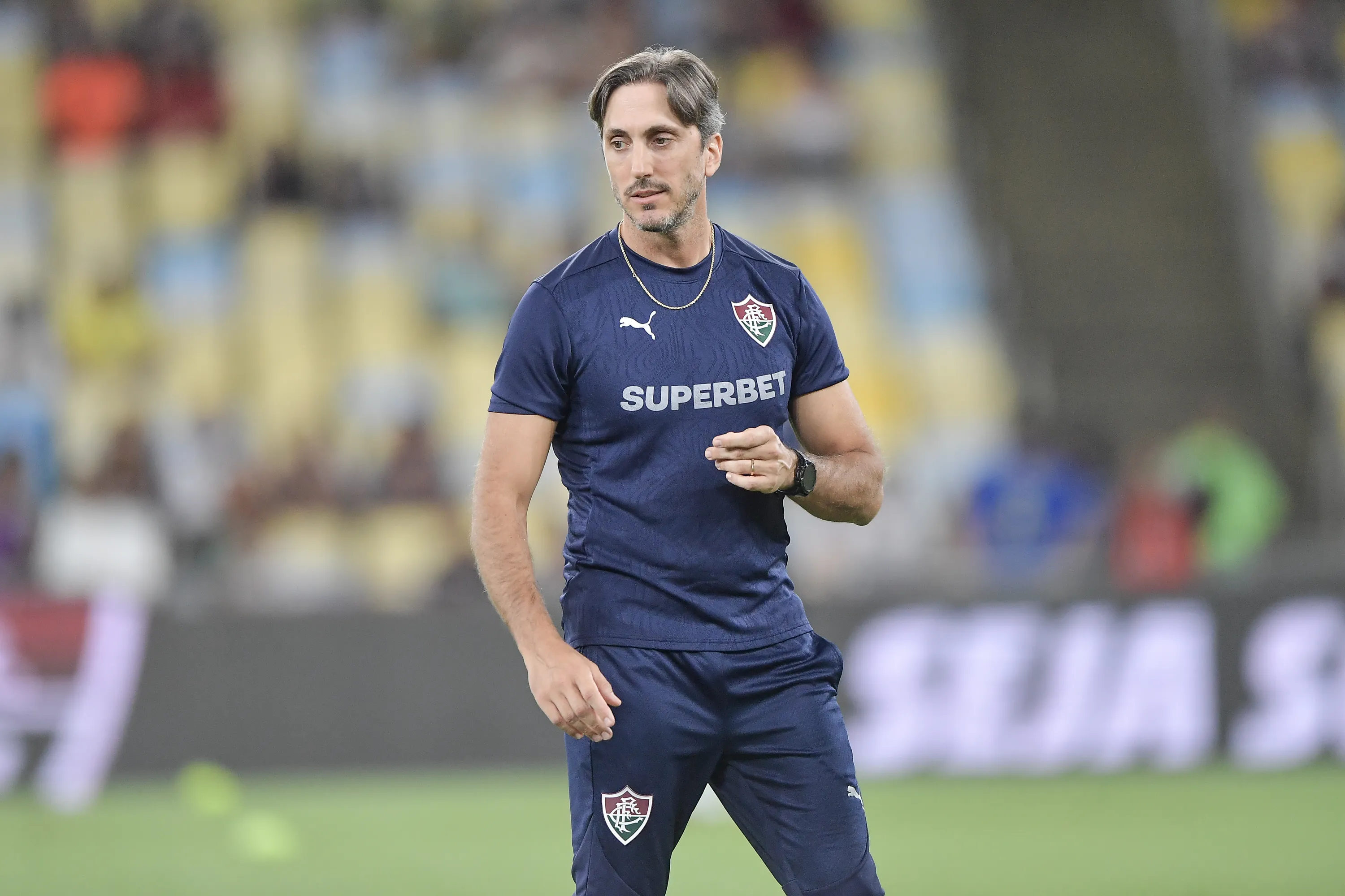 RJ – RIO DE JANEIRO – 26/04/2026 – BRASILEIRO A 2026, FLUMINENSE X CHAPECOENSE – Luis Zubeldia tecnico do Fluminense durante partida contra o Chapecoense no estadio Maracana pelo campeonato Brasileiro A 2026. Foto: Thiago Ribeiro/AGIF